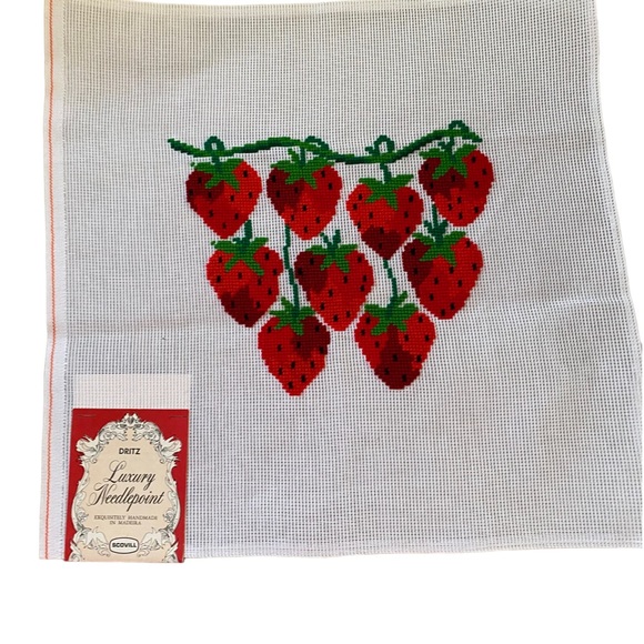 Red Strawberries PreWorked VTG NOS Dritz 3182/1 Needlepoint Madeira 17x17” - Picture 1 of 7